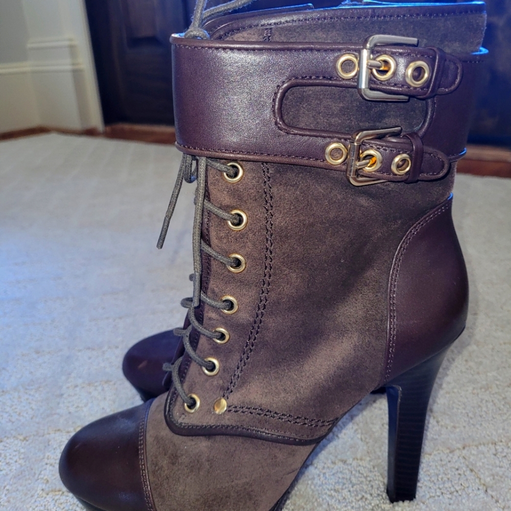 Like new Jessica Simpson chocolate brown lace up with side zipper boots!